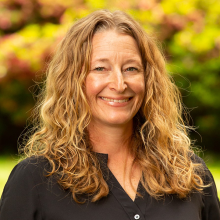 Dr. Jennifer Duringer with plants in the background